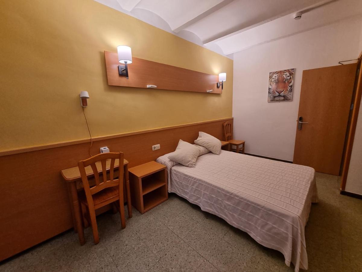 Pension El Ciervo Lloret de Mar Bagian luar foto